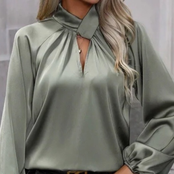 07 Classic Twist Detail Cut out Satin Long Sleeve Top - Picture 2 of 15